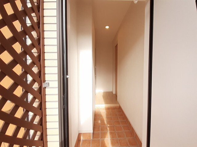 物件内観写真12　(玄関)