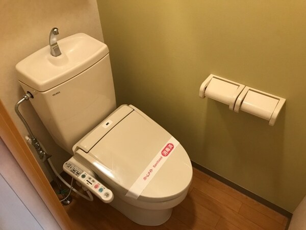 トイレ(シャワー付トイレ)
