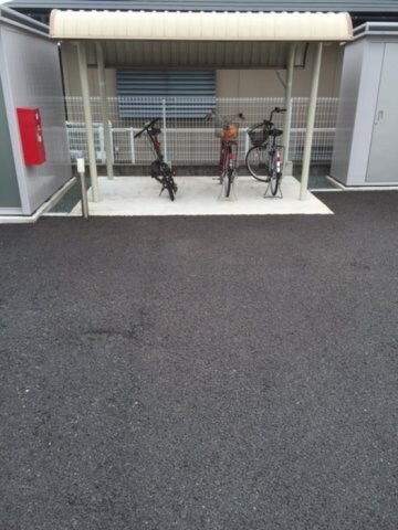 物件内観写真15　(駐輪場)