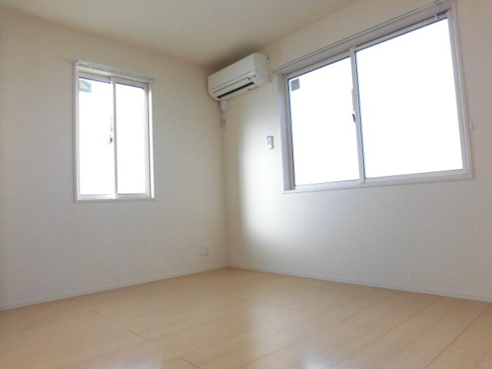 物件内観写真2　(北洋室)