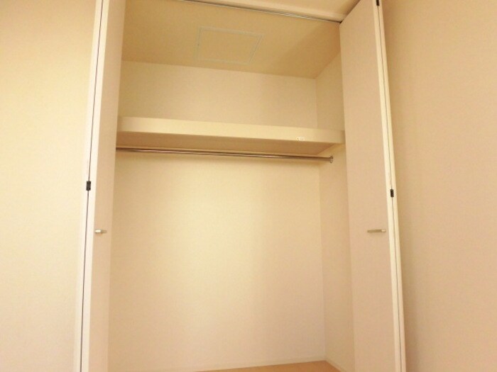 物件内観写真7　(クローゼット（北洋室）)