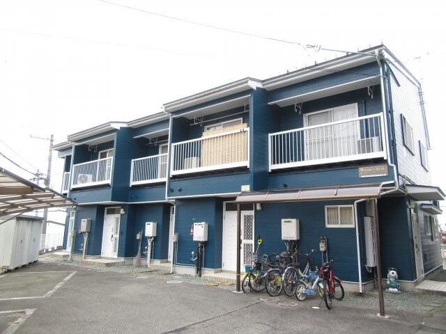 物件外観写真1　(外観もきれいです)