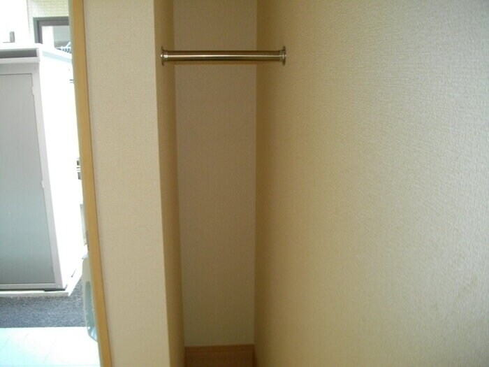物件内観写真8　(玄関収納)