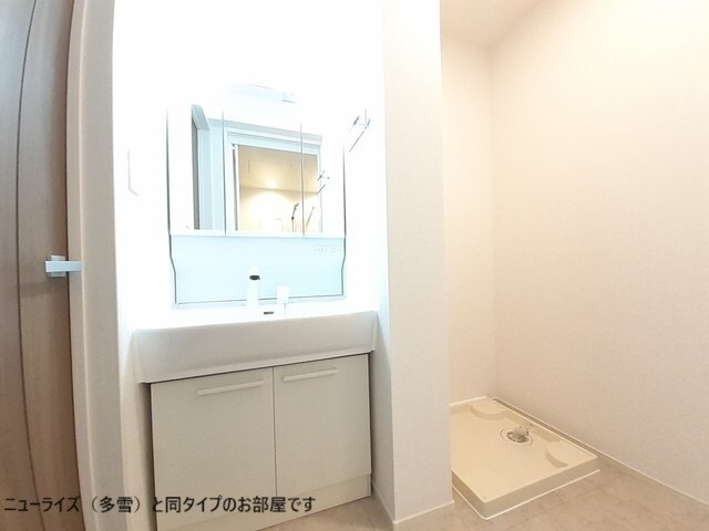 物件内観写真8　(洗面所)