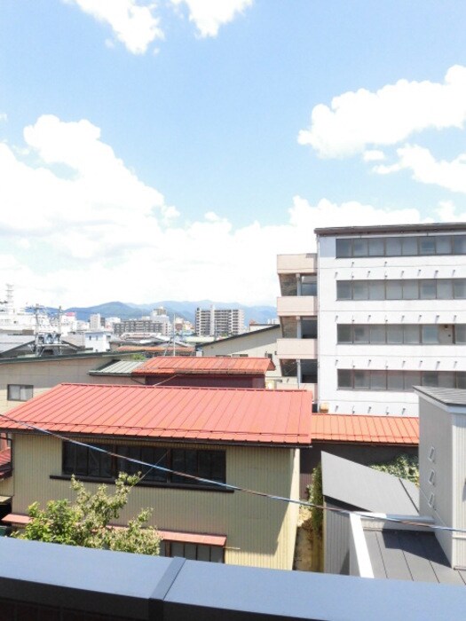 物件内観写真14　(窓からの景色)