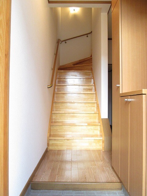 物件内観写真7　(玄関)