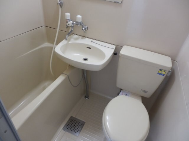 物件内観写真5　(シンプルで使いやすいトイレです)