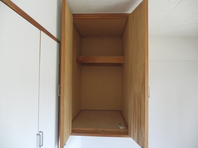 物件内観写真7　(便利な収納スペースです)