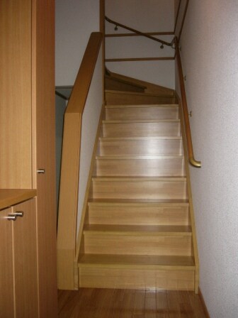 物件内観写真5　(玄関)