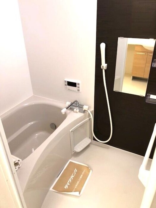 物件内観写真6　(浴室)