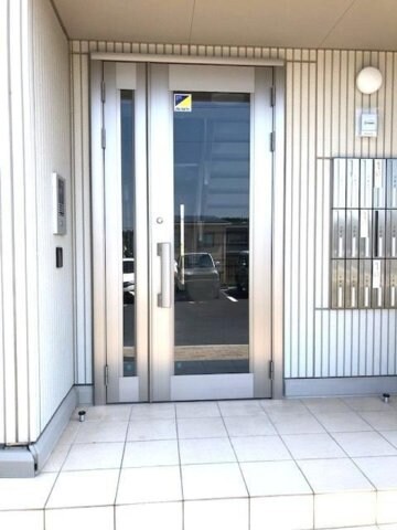 物件外観写真3　(エントランス)