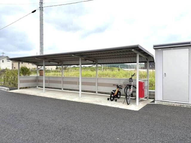 物件内観写真16　(駐輪場)