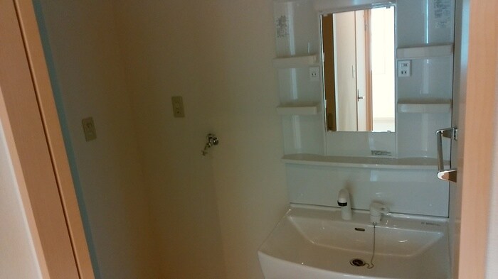 物件内観写真7　(洗面室)