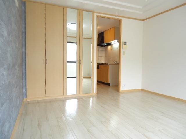 物件内観写真8　(洋室)