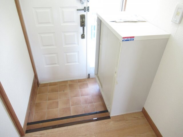物件内観写真12　(シンプルで使いやすい玄関です)