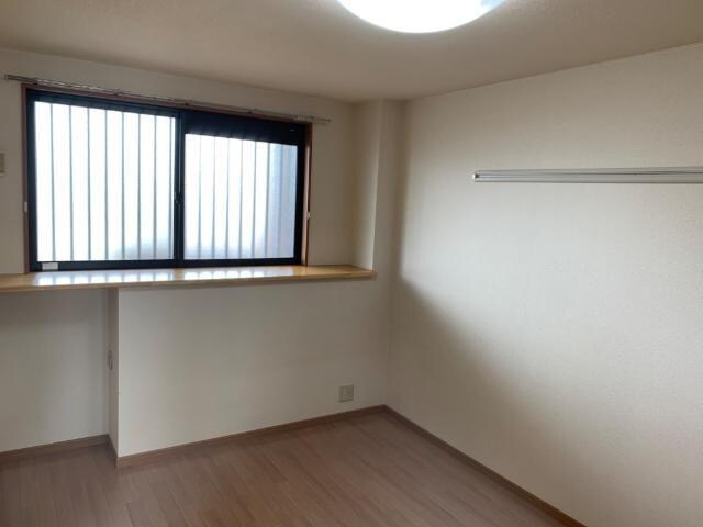 物件内観写真5　(洋室)