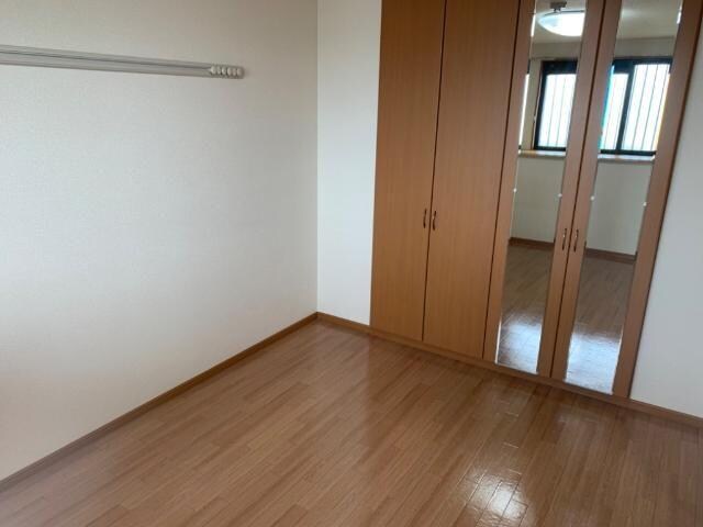 物件内観写真14　(洋室)