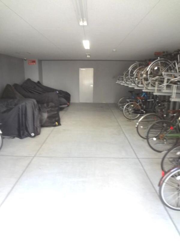 物件外観写真2　(自張り付き。)