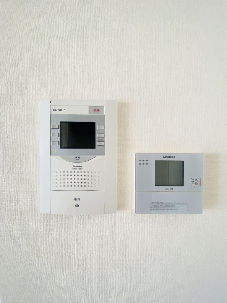 物件内観写真15　(ＴＶモニターフォンで訪問者確認できます。)