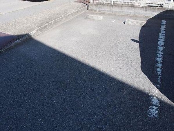 駐車場・駐輪場