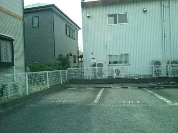 駐車場・駐輪場