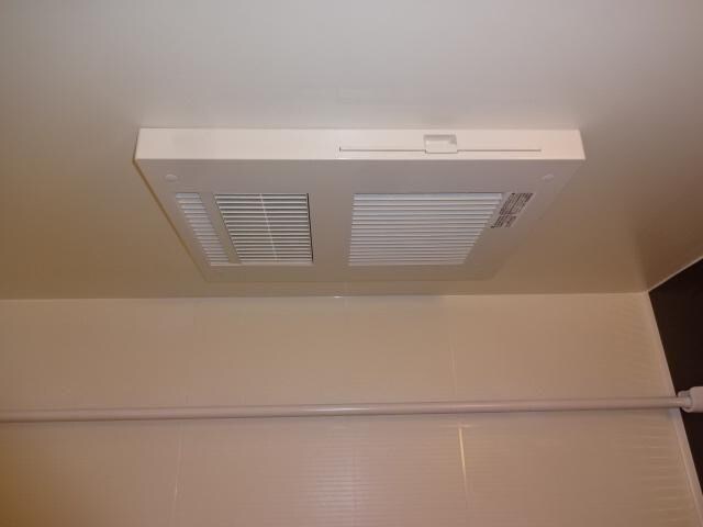 物件内観写真13　(浴室乾燥機)