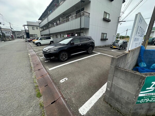 駐車場・駐輪場