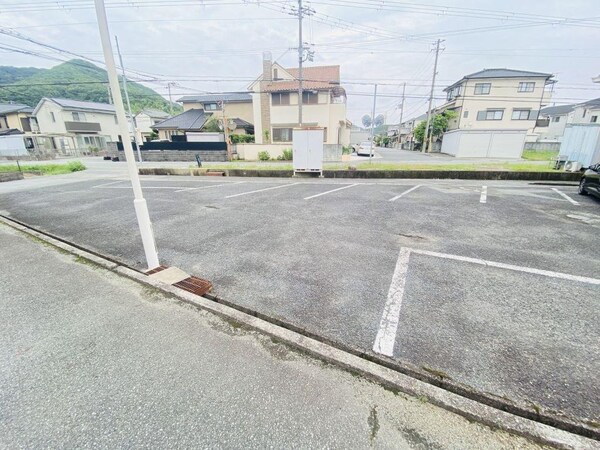 駐車場・駐輪場