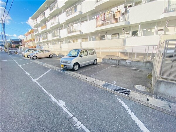 駐車場・駐輪場