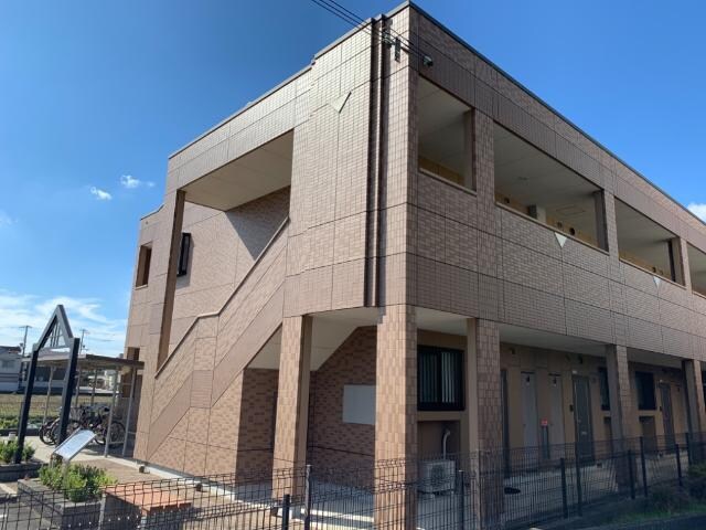 物件外観写真2　(外観写真（昼）)