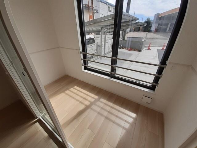 物件内観写真12　(サンルーム)