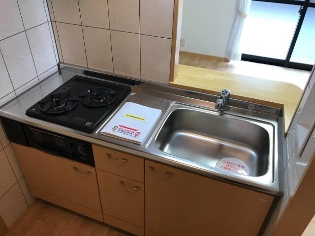 物件内観写真6　(グリル付き２口ガスコンロ)
