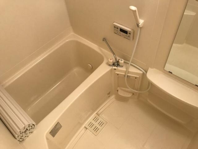 物件内観写真8　(追い焚き・浴室乾燥付きのお風呂)