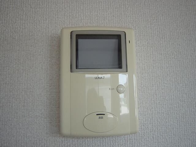 物件内観写真10　(来客相手の顔が分かるＴＶドアホン)