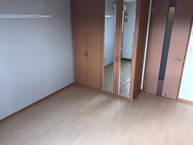 物件内観写真11　(アクセントクロスでオシャレに改装)