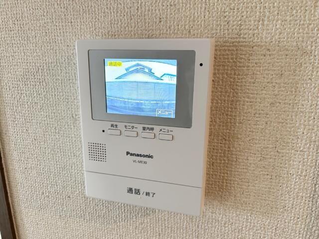 物件内観写真11　(カメラ付インターホン)