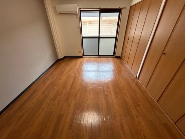 物件内観写真3　(洋室)