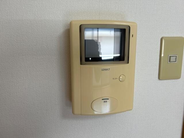 物件内観写真10　(カメラ付インターホン)