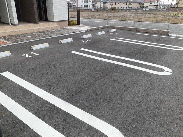 駐車場・駐輪場