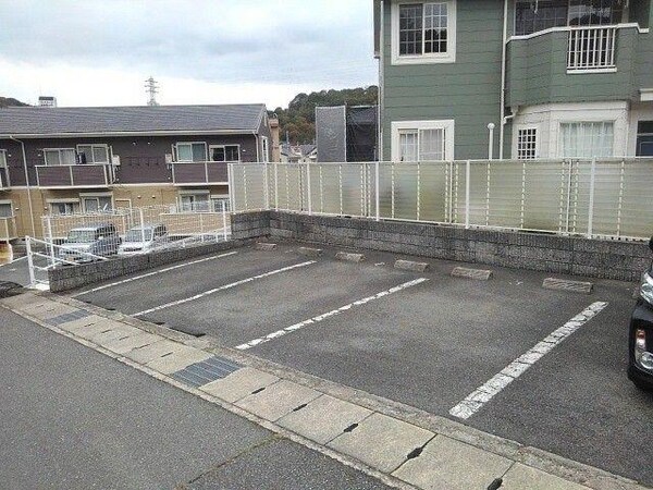 駐車場・駐輪場