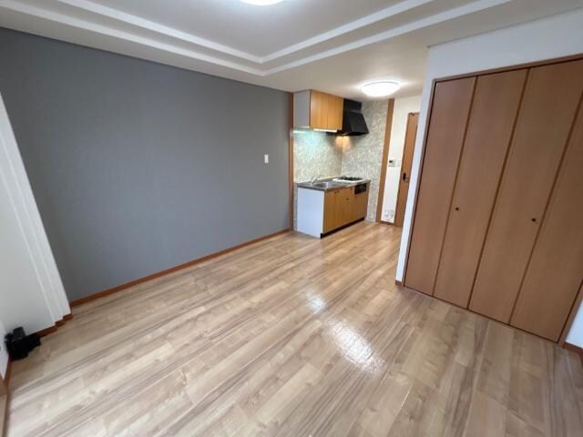 物件内観写真4　(洋室)