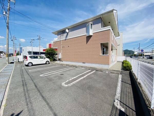 駐車場・駐輪場