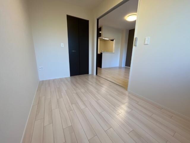 物件内観写真5　(洋室)