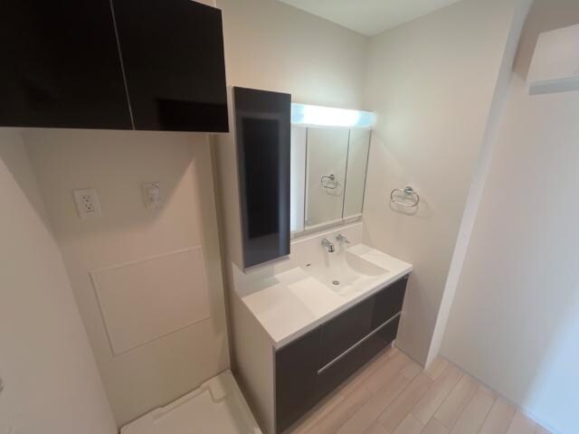 物件内観写真9　(洗髪洗面化粧台)