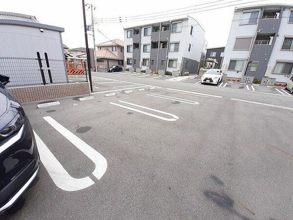 駐車場・駐輪場
