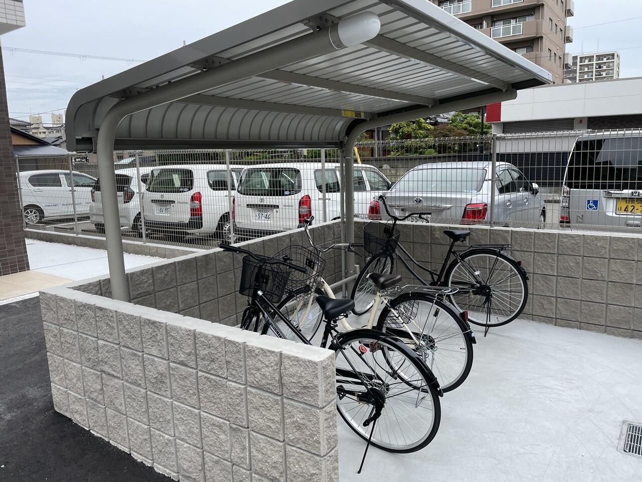 物件外観写真2　(ひまわりまで800m)