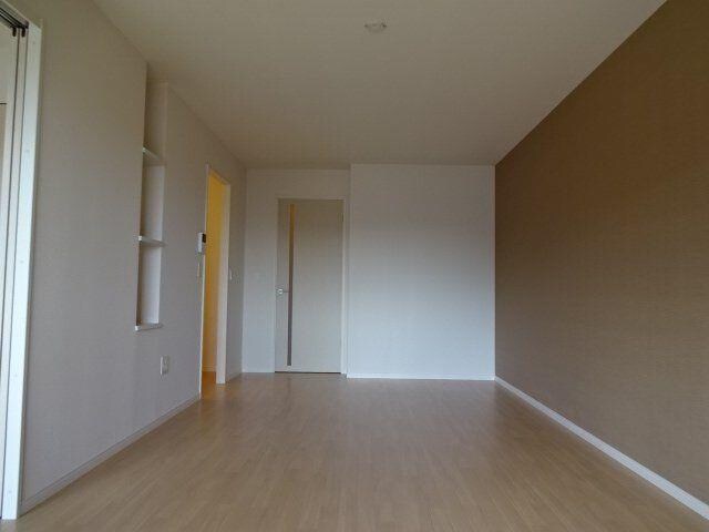 物件内観写真3　(リビング)