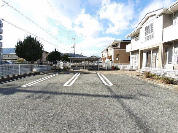 駐車場・駐輪場