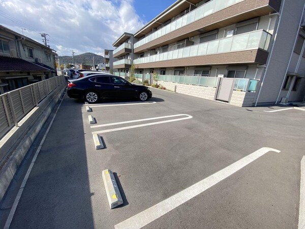 駐車場・駐輪場