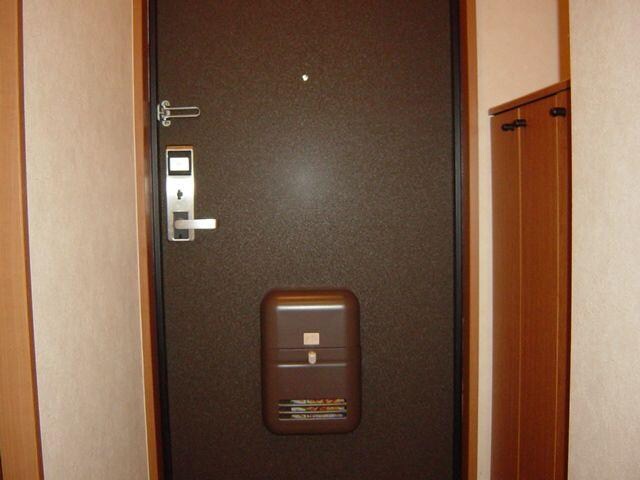 物件内観写真3　(玄関)